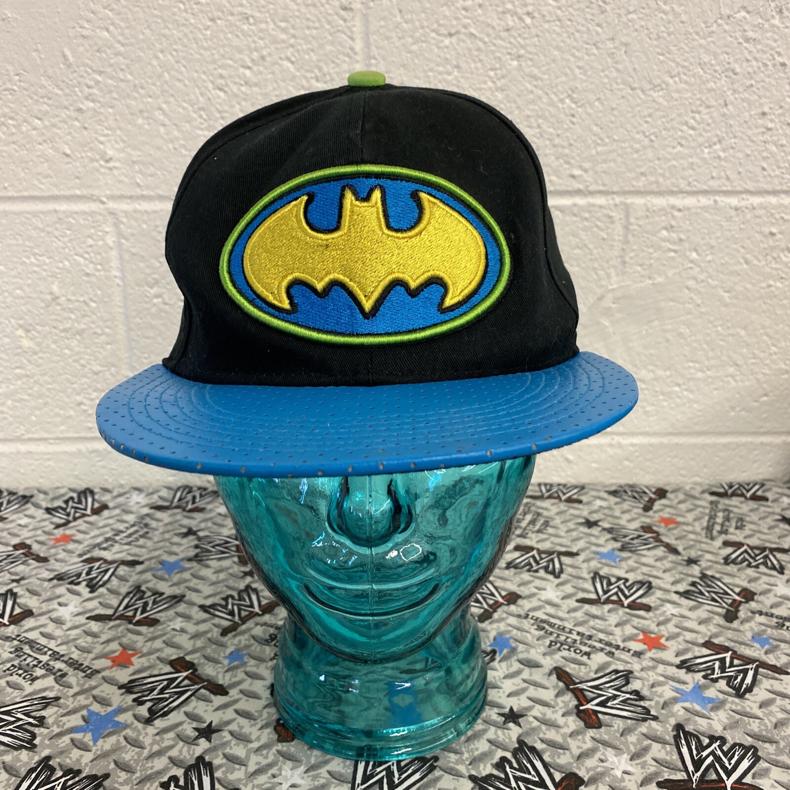 Batman Shield Logo Snapback Hat DC Comics Cap Blu… - image 1