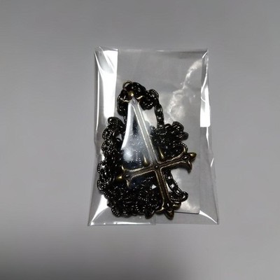 HUNTER × HUNTER CHLORO CROSS PENDANT #590f2a
