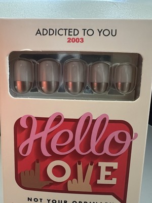 Hello Love Press On Nails - Addicted to You - Short Square -  off white w/Gold