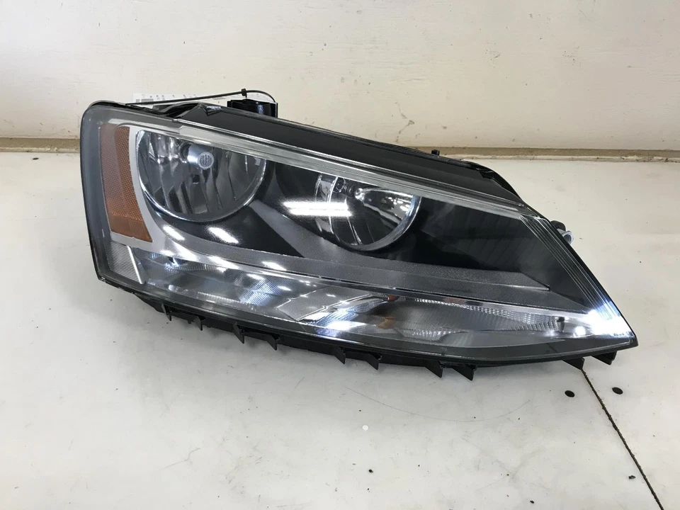 Conjunto de faros derechos usados se adapta a: Volkswagen Jetta Sdn 2015 halógeno grado derecho Foto 3 de 4