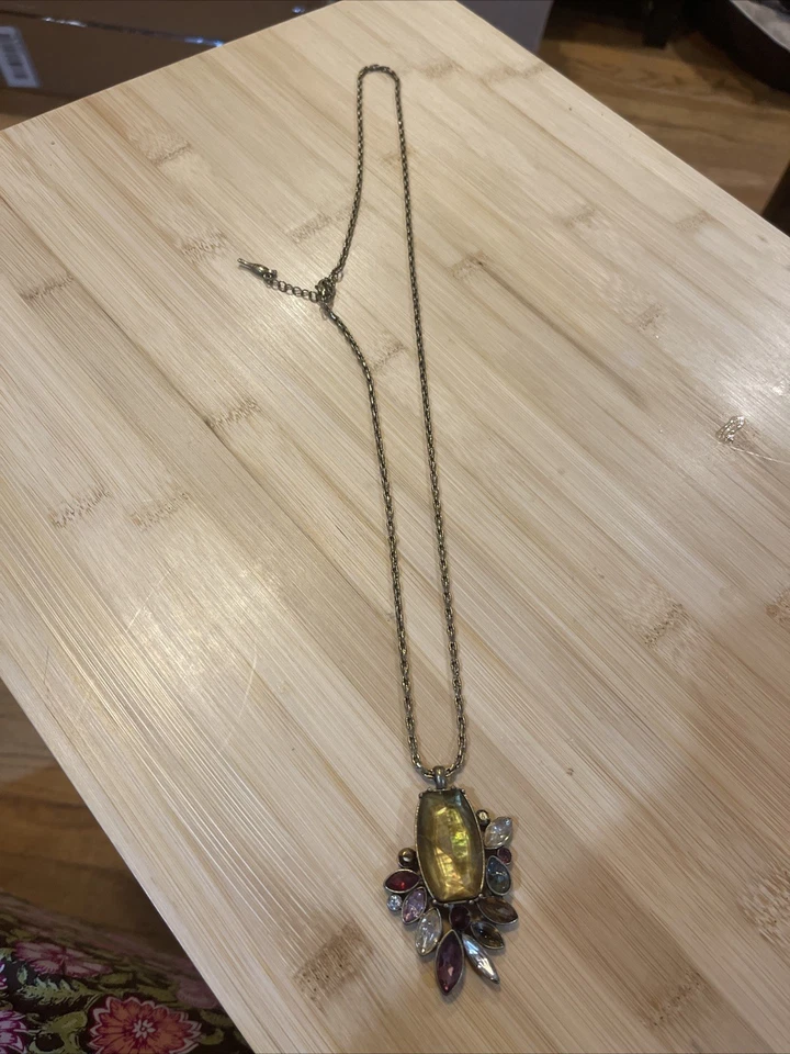 Chloe+Isabel Wine Colored Long Necklace Gold Tone with Rhinestones Signed - Image 4 of 4