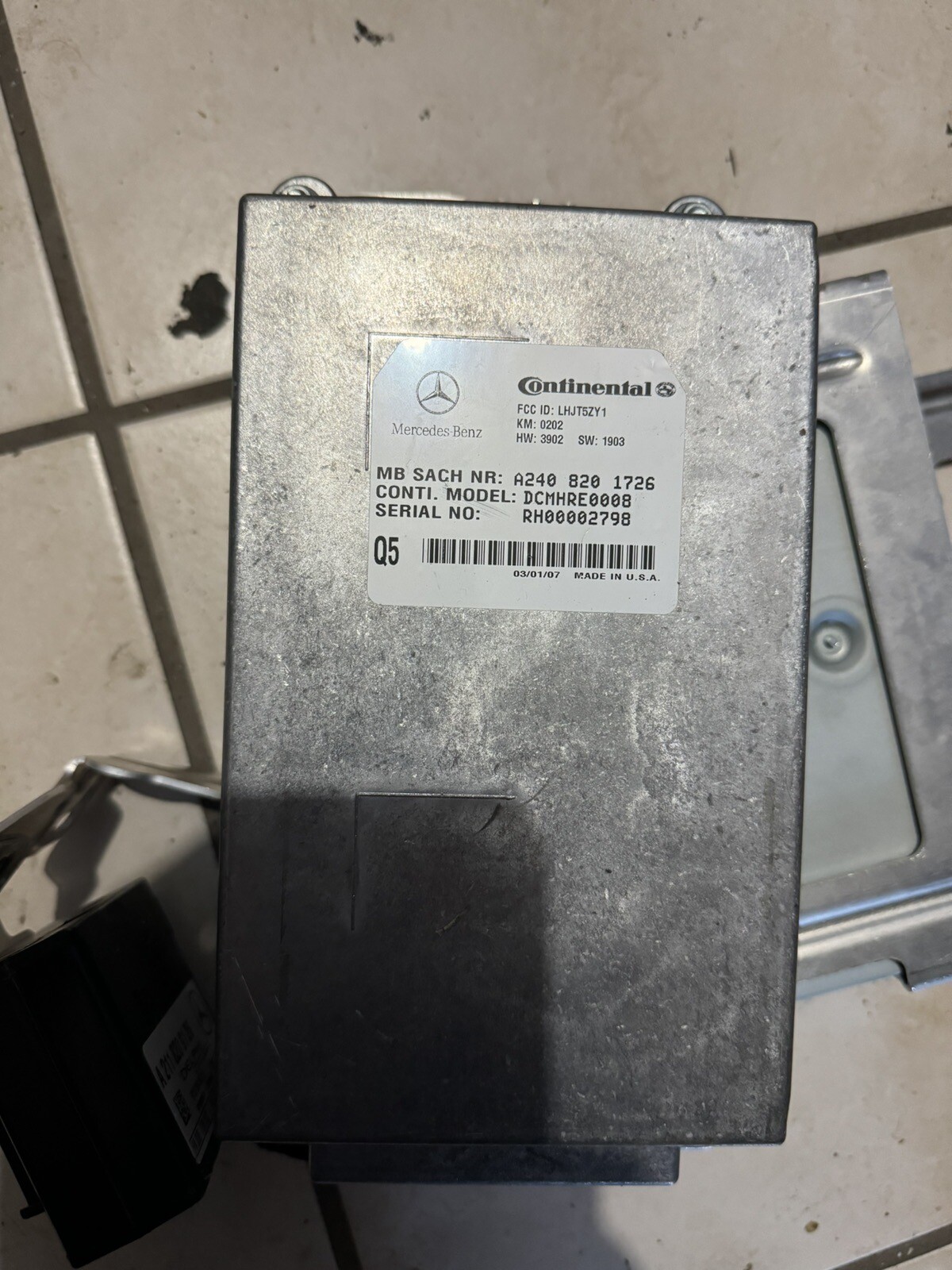 04-12 Maybach 57 57S 62 62S TV Tuner with Control Unit 2118704790 2408201726