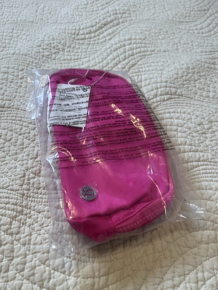 lululemon belt bag Hot Pink 1L New