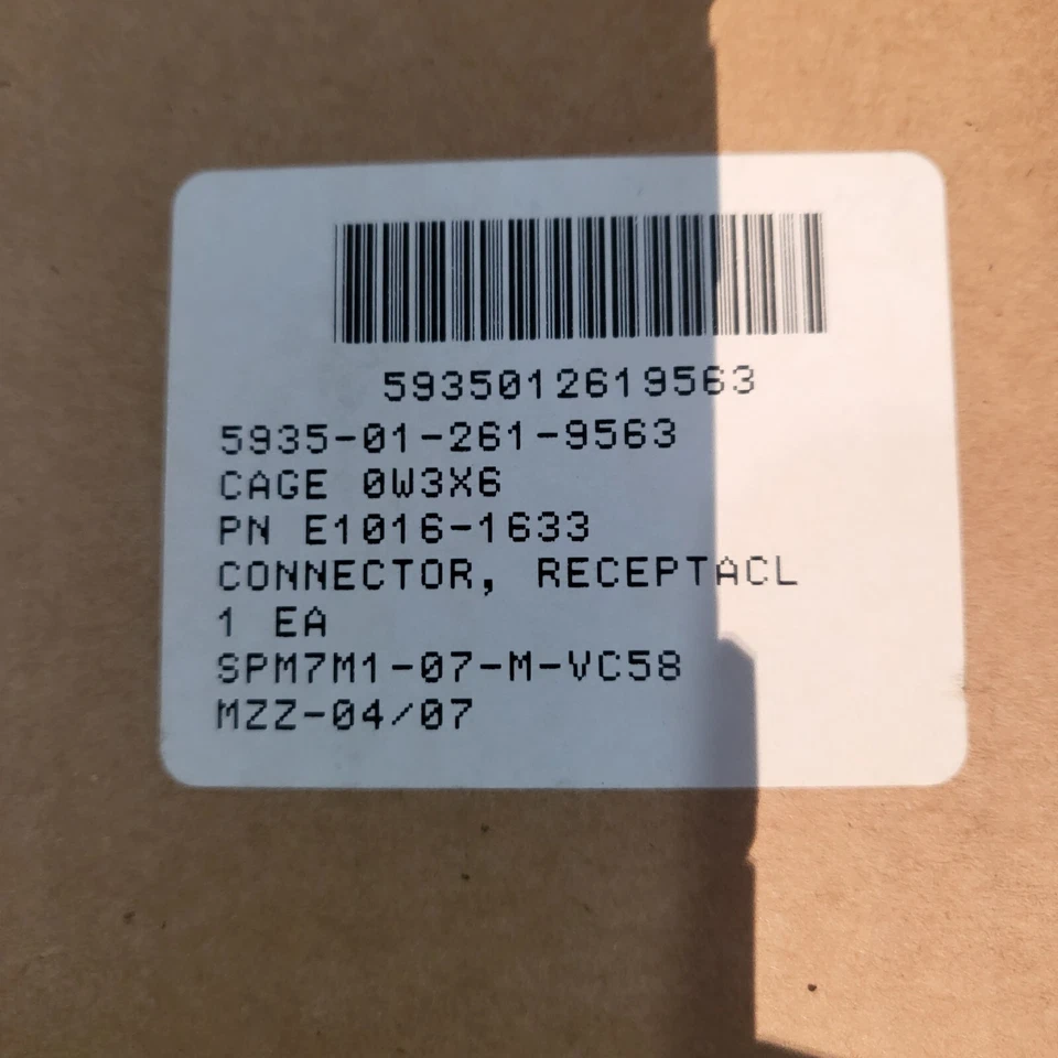 Crouse Hinds cam-lok connector,  PN E1016-1633, NSN 5935012619563,  NOS. - Image 3 of 4