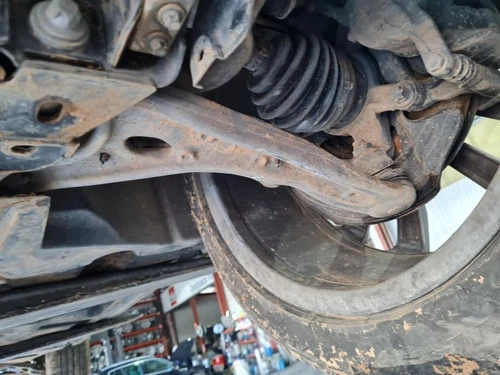 TESTINA BRACCIO SOSPENSIONE ANTERIORE INFERIORE DESTRO E SINISTRO NISSAN NAVARA D40