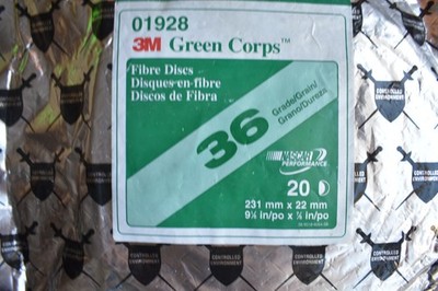 3M 01928 GREEN CORPS BAG OF (16) COATED FIBRE DISCS 36 GRADE GRIT 9-1/8'' x 7/8''