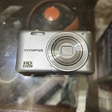 Olympus VG-160 / D-745 14.0MP Digital Camera - Silver