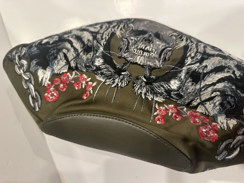Alexander McQueen De Manta Embroidered Skull Clutch – Rare Collector Piece - Picture 7 of 17