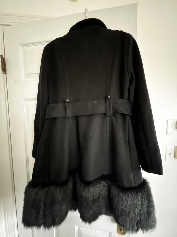 Casaco longo bainha de pele Bebe tamanho médio estilo número 502X51010026 - Imagem 2 de 4