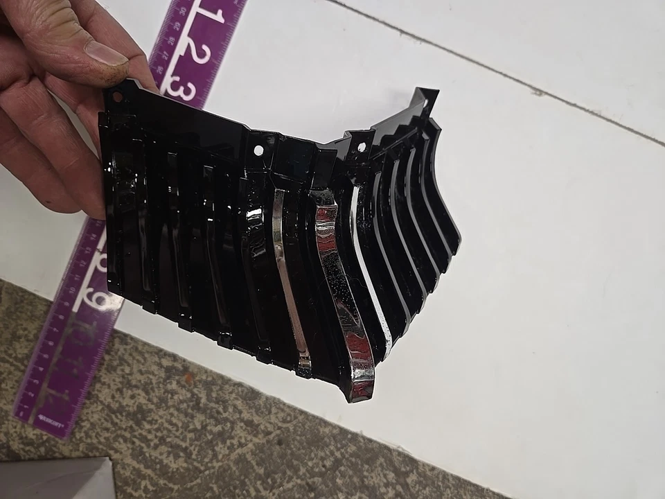 1967 AMC Marlin RH решетка вставить молдинг OEM - Изображение 2 из 4