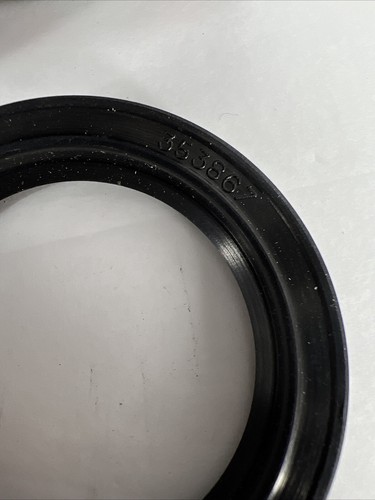 (Lote de 5) Sellos de aceite Carquest National 353867, cargados por resorte, -40 ° F a 225 ° F - Imagen 4 de 10