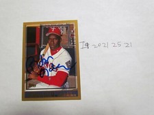 1998 Topps Roberto Kelly Signed Baseball Card