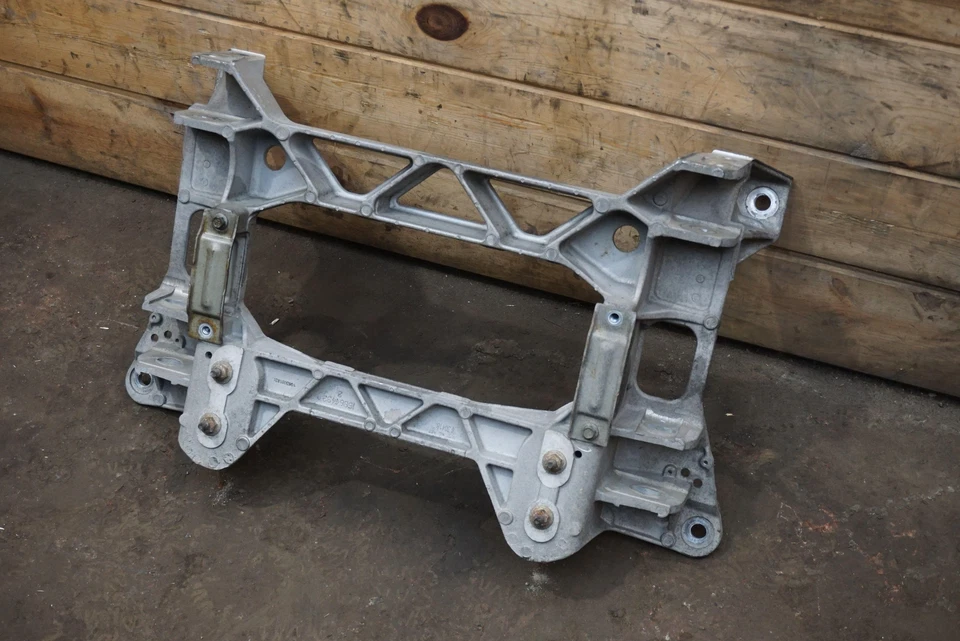 Rear Suspension Subframe Cradle OEM 15864493 Chevrolet Corvette C6 Zo6 2006-2013 Foto 4 de 4