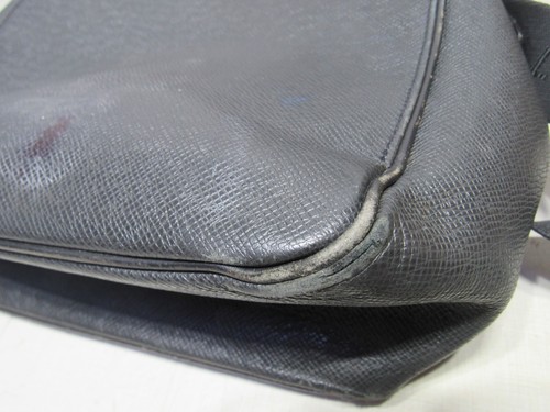 LOUIS VUITTON TIAGA YARANGA CAMERA BAG - Picture 21 of 23