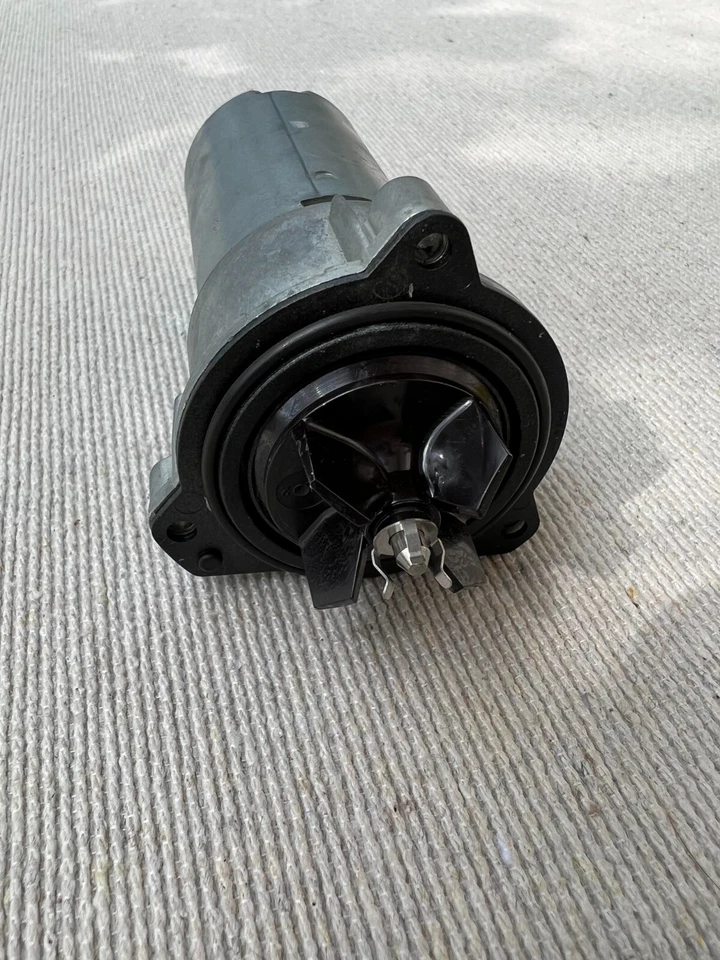 New Bosch Mercedes Benz W124 W140 C124 A124 S124 V140 Circulation Add Water Pump - Image 3 of 4