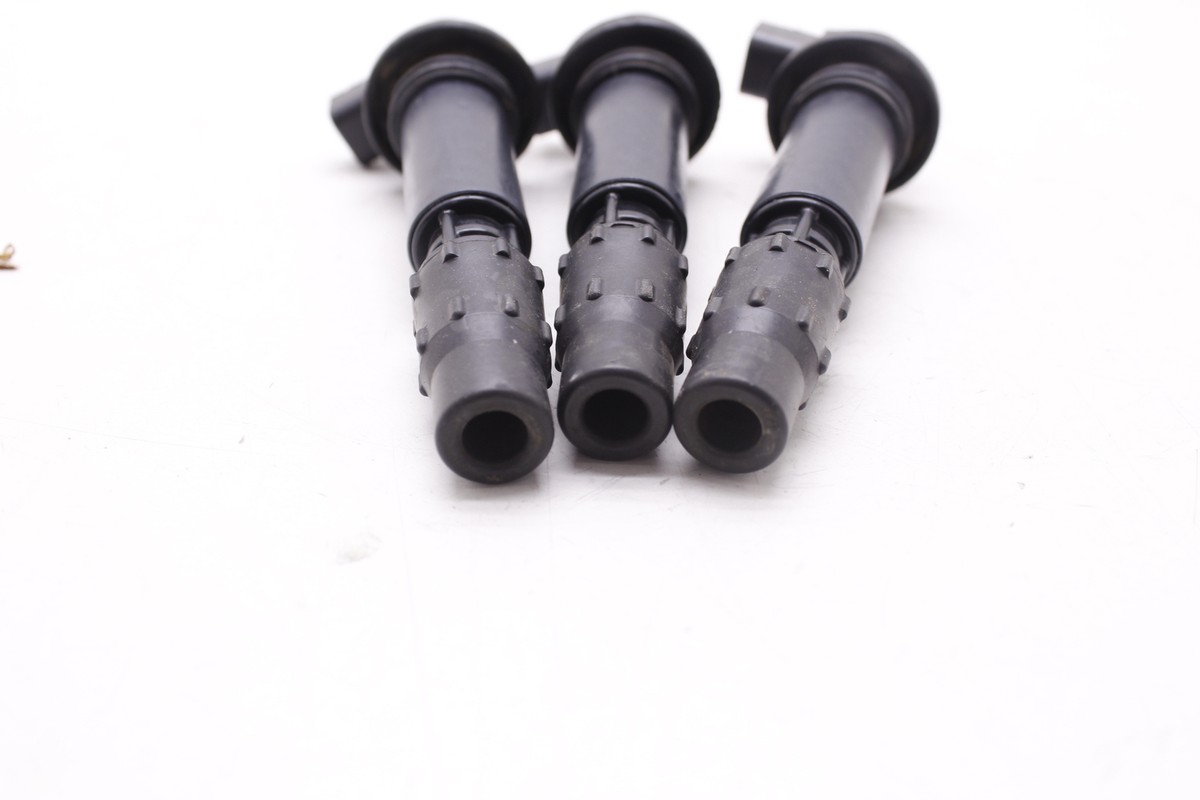 05 SUZUKI GSXR600 OEM IGNITION COIL SPARK PLUG CAP LOT OF 3