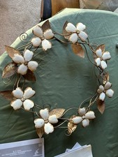 Couronne de magnolia,fleurs blanches.métal diamètre 19 pouces lot de 2
