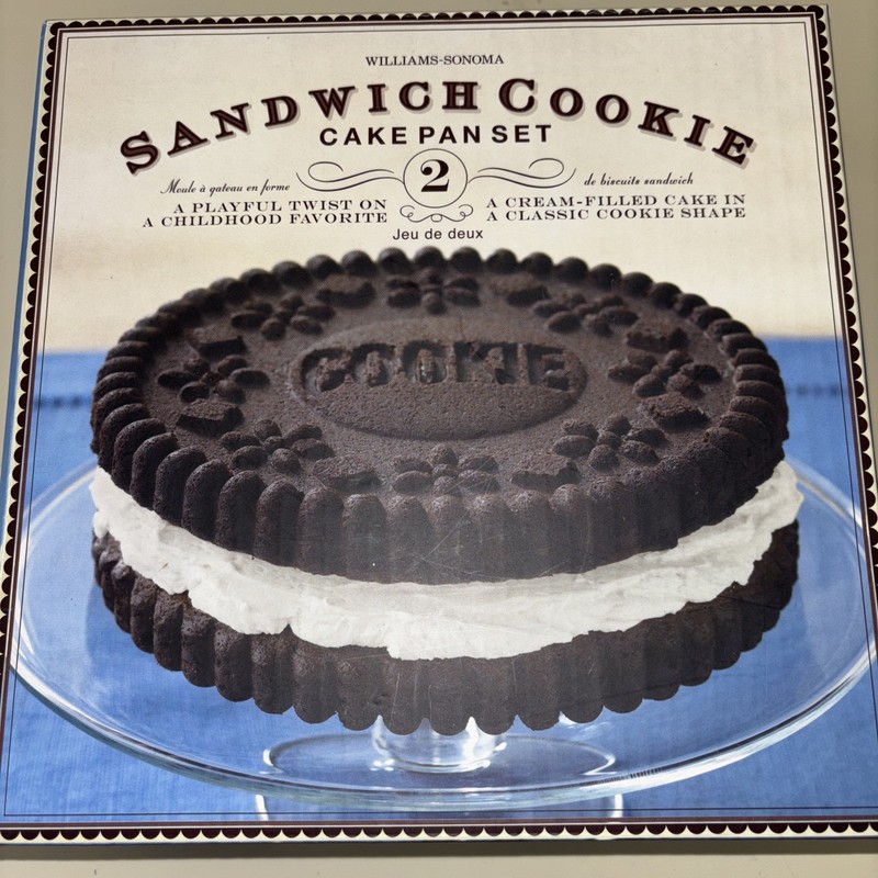 Williams Sonoma 9" Round Nonstick Sandwich Cookie Cake Pan Set of 2