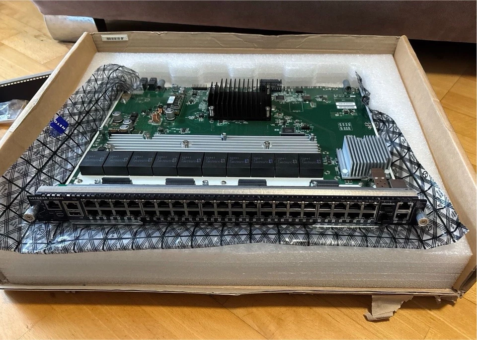 Netgear XCM8944 - 44 Port SwitchStack Plug-In Module 19“ Rack - Bild 2 von 4