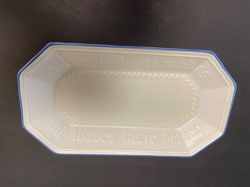 Vintage Pfaltzgraff Yorktowne Bread Tray Platter 12" x 6 1/2"  Made In USA