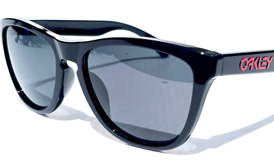NEW Oakley Frogskins Polished Black POLARIZED Galaxy Black NEW Oakley Frogskins Polished Black POLARIZED Galaxy Black