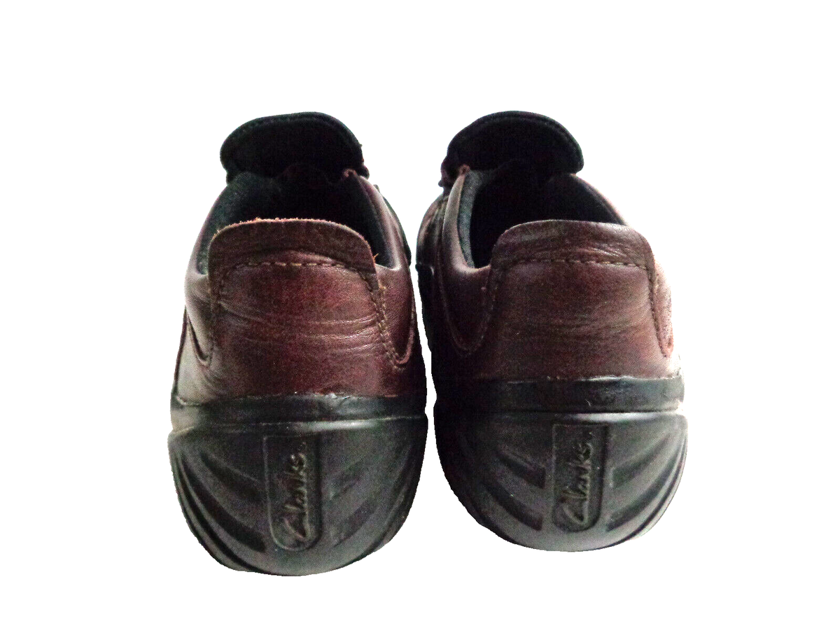 Never worn Clarks 7M leather shoes CLARKS MUCKERS US WMNs 7M Waterproof Brown Leather Slip On  main image 2