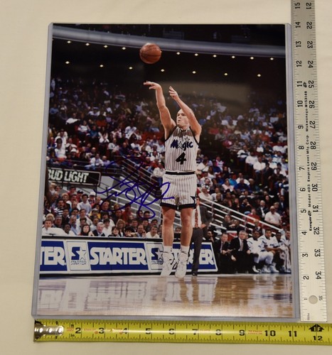 SCOTT SKILES - FOTO AUTOGRAFA FIRMATA CON CERTIFICATO DI AUTENTICITÀ (Orlando Magic) 11 X 14 SENZA CORNICE - Foto 4 di 5