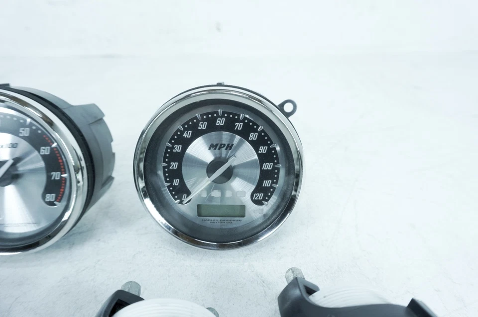 Velocímetro velocímetro Harley Touring Electra Screamin 07 OEM aire aceite voltio 39 k Foto 4 de 4