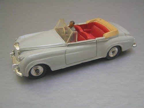 Dinky Toys GB No. 194 Bentley Coupé Never Unplayed IN