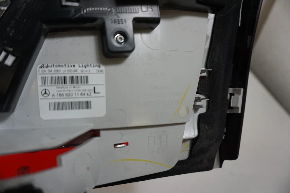 OEM 2013-2016 Mercedes GL350 LH Left Tail Light Lamp A1668201164 - Image 3 of 3