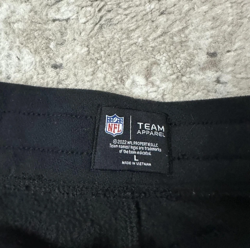 Men’s NFL Black Steelers Shorts Size Large - Image 3 of 3