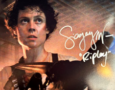 Sigourney Weaver (ALIEN: Ripley) Signed 8x10" Original Authentic Autograph w/COA Sigourney Weaver (ALIEN: Ripley) Signed 8x10" Original Authentic Autograph w/COA
