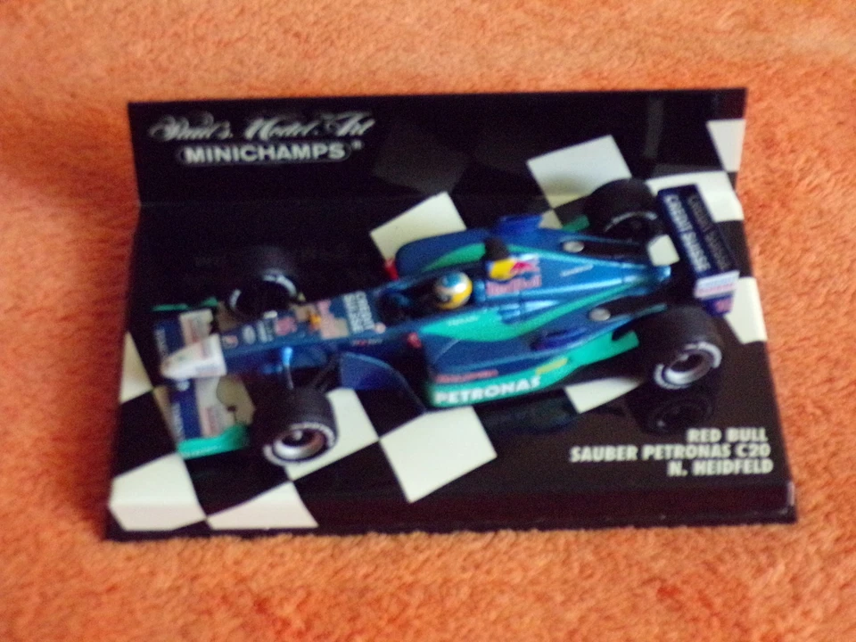 Minichamps F1   Sauber C20 Petronas  Nick Heidfeld (D)   2001    1:43 - Bild 2 von 2
