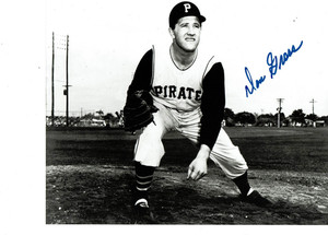 Pittsburgh Pirates pitcher  Don Gross  autographed 8x10 action  photo