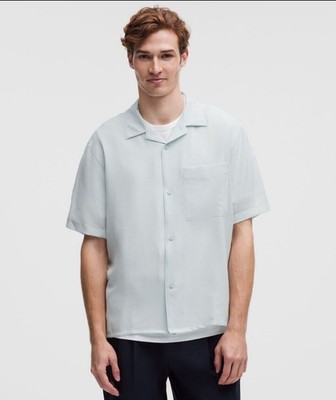 Lululemon Men s  Airing Easy  Camp Collar Button Down Short Sleeve (M)