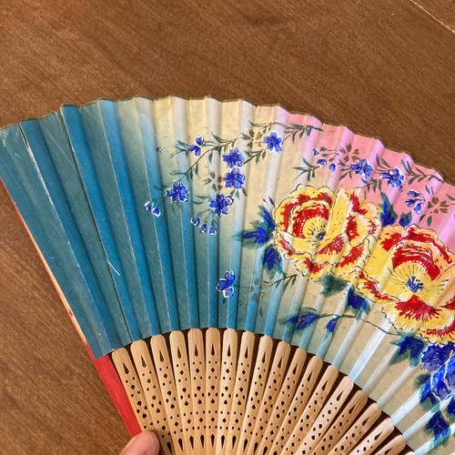 Vintage Wooden Canvas Hand Fans Fold Up 1940-1950s Japan Blue Floral - RARE - Picture 5 of 11