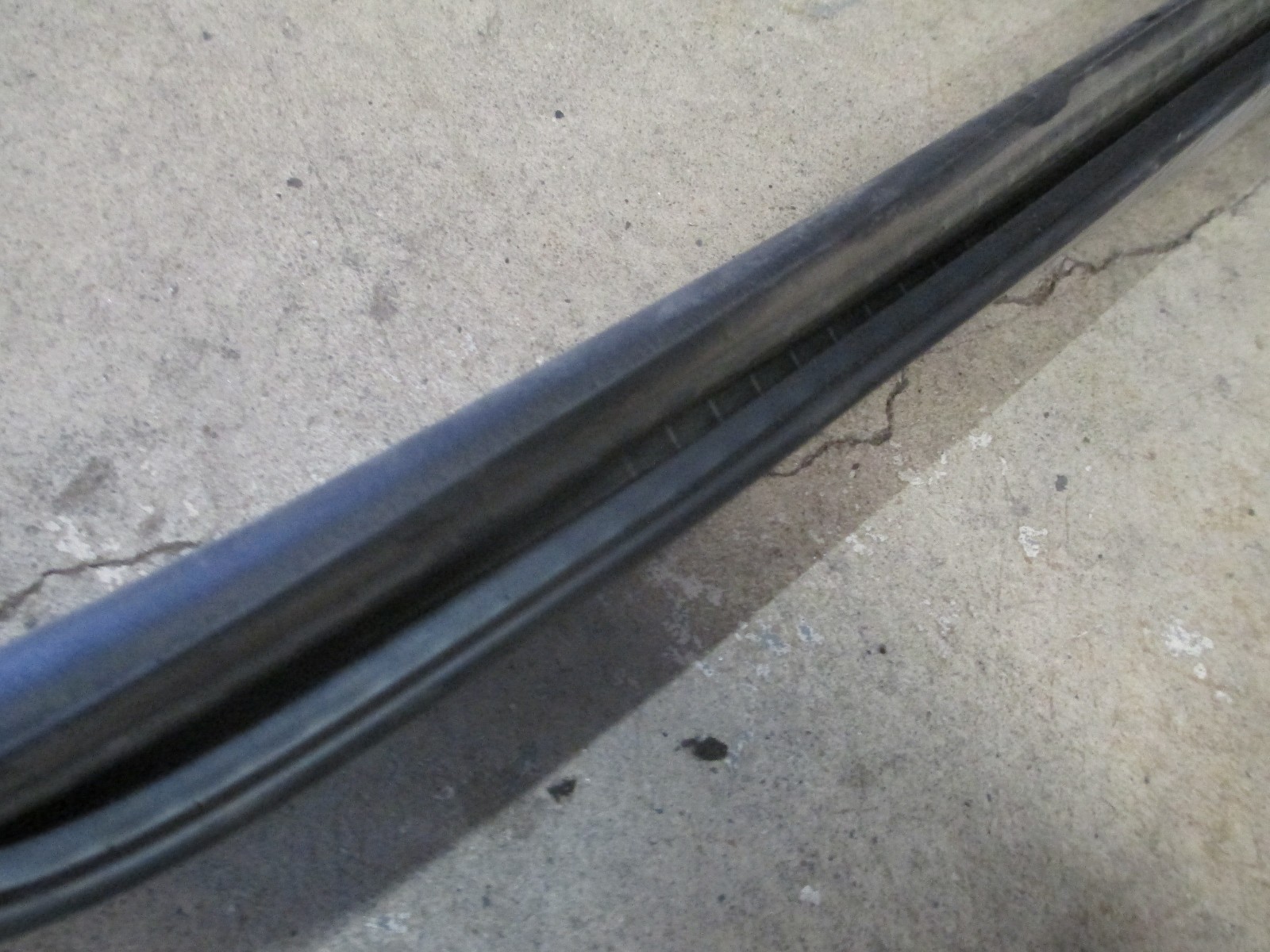 Bentley Continental - RH Lower Door Rubber Gasket # 3W8867337