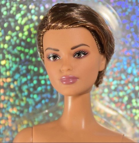 Barbie Looks Signature Doll #22 Victoria Face Music Model Muse Black Label New