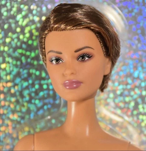 Barbie Looks Signature Doll #22 Victoria Face Music Model Muse Black Label New