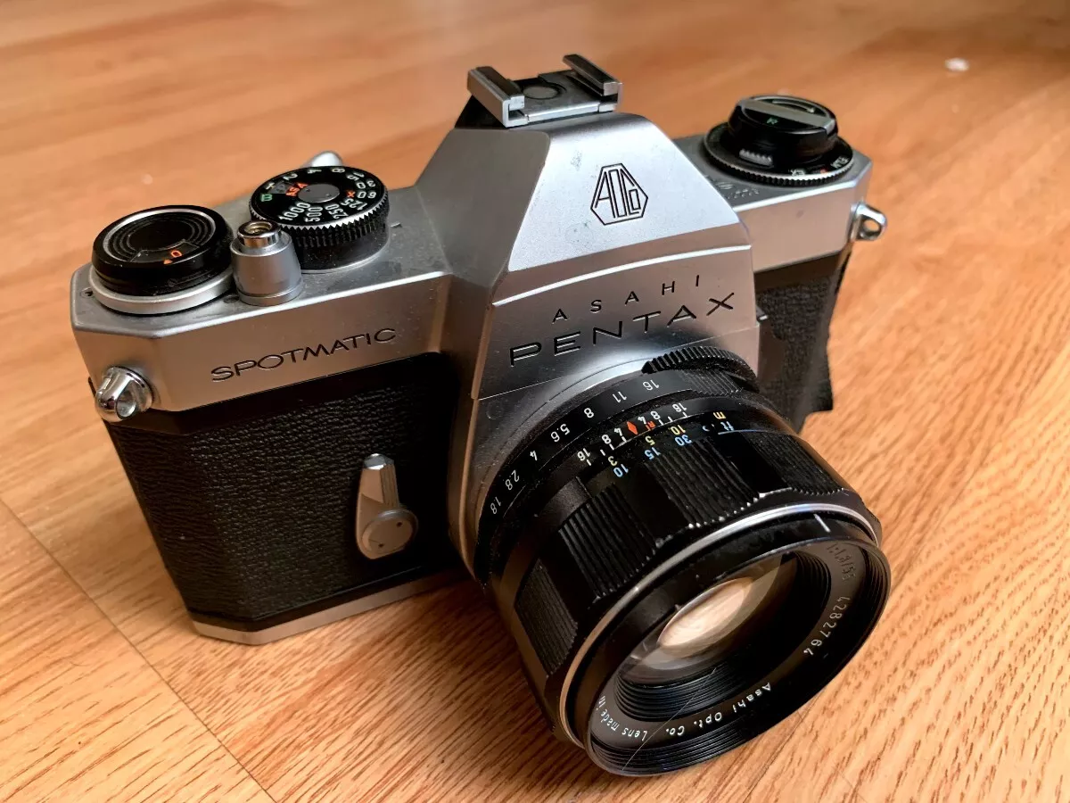 Pentax Spotmatic SP II SLR Film Camera w/Super Takumar 1:1.8 / 55mm