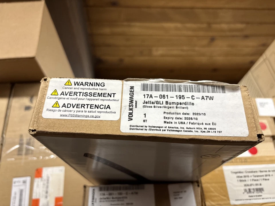 NEW OEM 2022-2025 Volkswagen Jetta Silver Bumperdillo - (17A-061-195-C-A7W) - Image 2 of 2