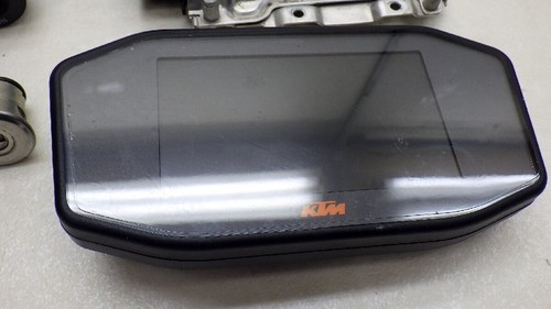 KTM 890 DUKE R Gauge ECU Main Switch - Picture 2 of 12