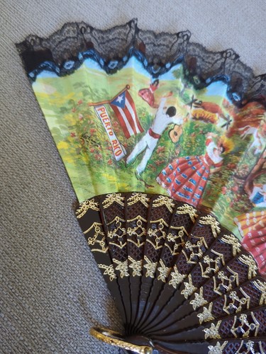 Vtg Painted Folk Scene Black Lace Folding Hand Fan" Puerto Rico" Made In Spain - Picture 2 of 5