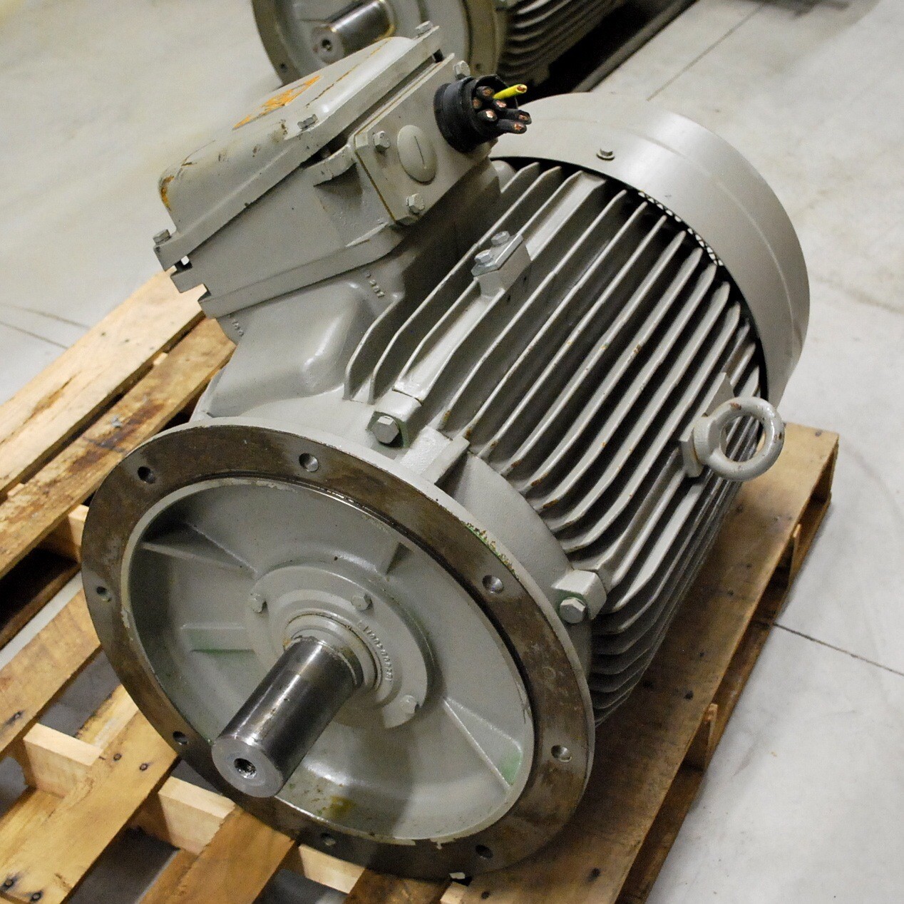 LOHER ANGA280SG04C 3 Phase Motor. HP100 (75Kw) Rpm1785/1800 USED