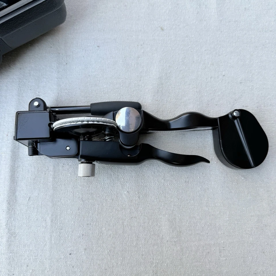 DYMO RHINO M1011 METAL TAPE LABELER EMBOSSING SYSTEM KIT - Image 3 of 4