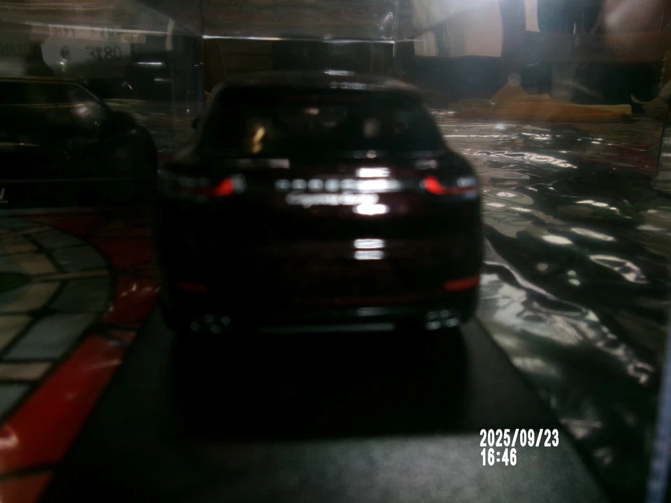 Voiture miniature 1/43ieme..Porsche Cayenne Turbo Coupe..de 2019..s/boite - Photo 3/3