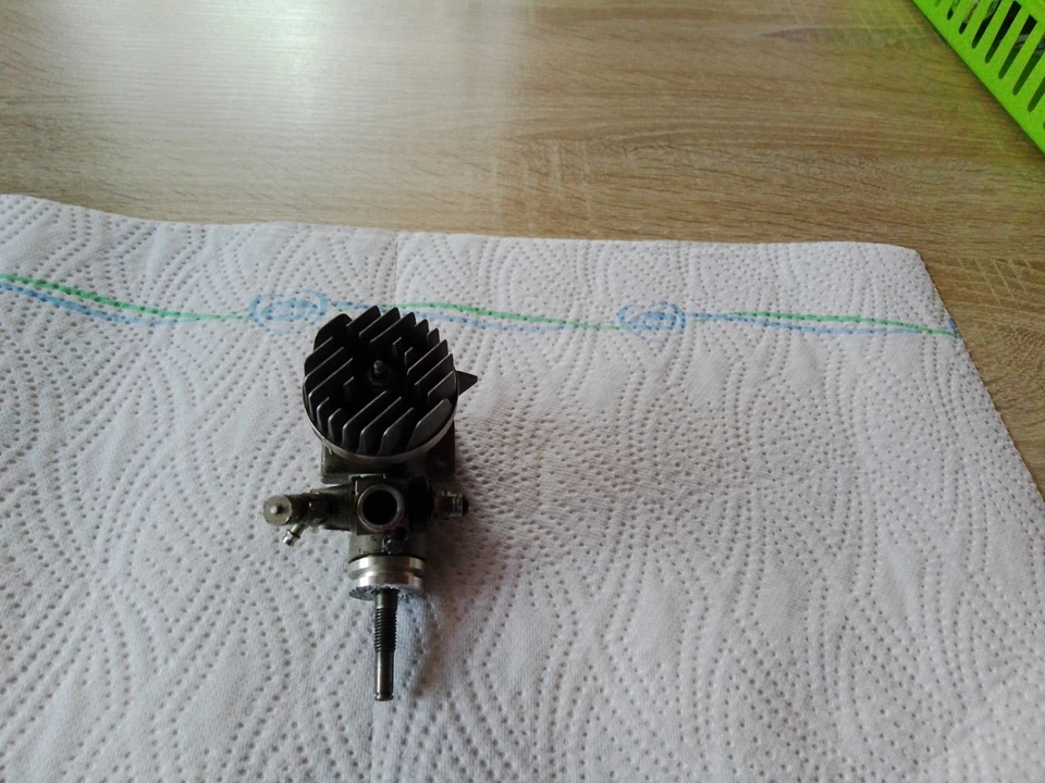 Carson / Force 15 Nitro Verbrenner Motor 2,5 ccm für Modellautos  schöner Zustan - Bild 4 von 4