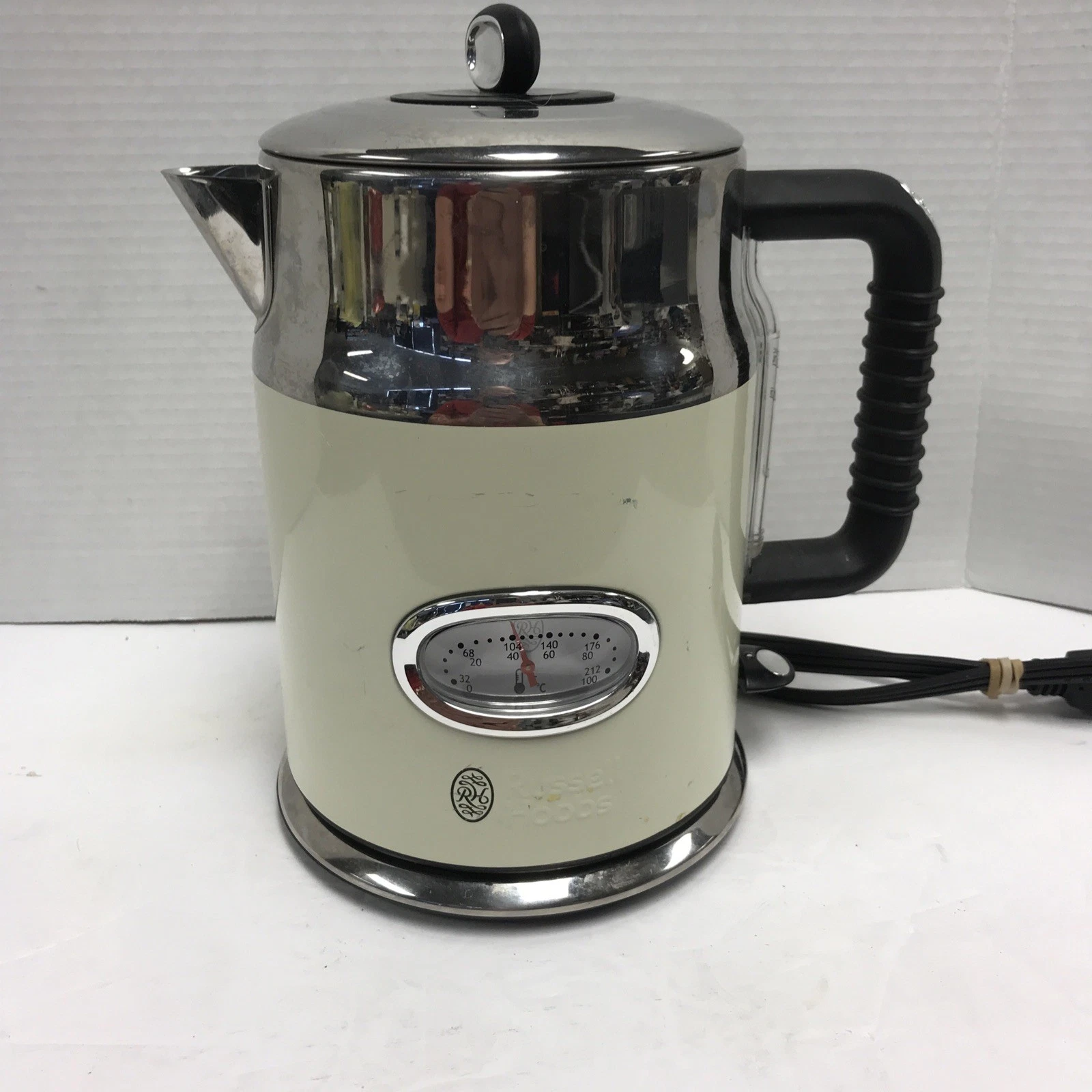 Russell Hobbs Retro Style 1.7L Electric Kettle W Temperature Gauge Cream Color
Opens in a new window