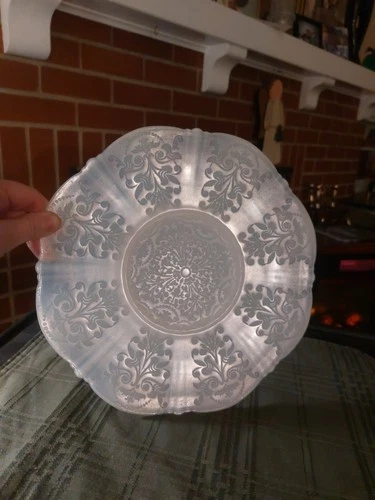 Vintage Macbeth Evans American Sweetheart Depression Monax Platter 10"