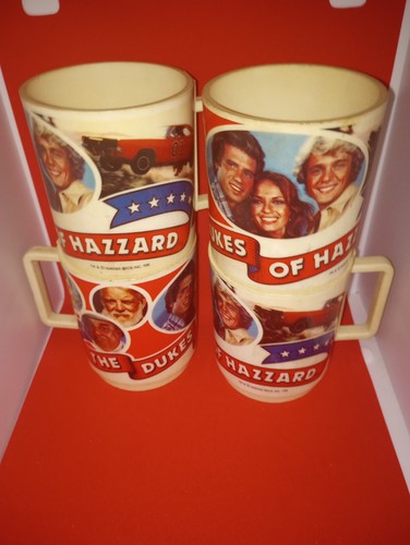 DUKES OF HAZZARD COFFEE CUP SET (4) DEKA 10 OZ. 1981 WARNER BROS